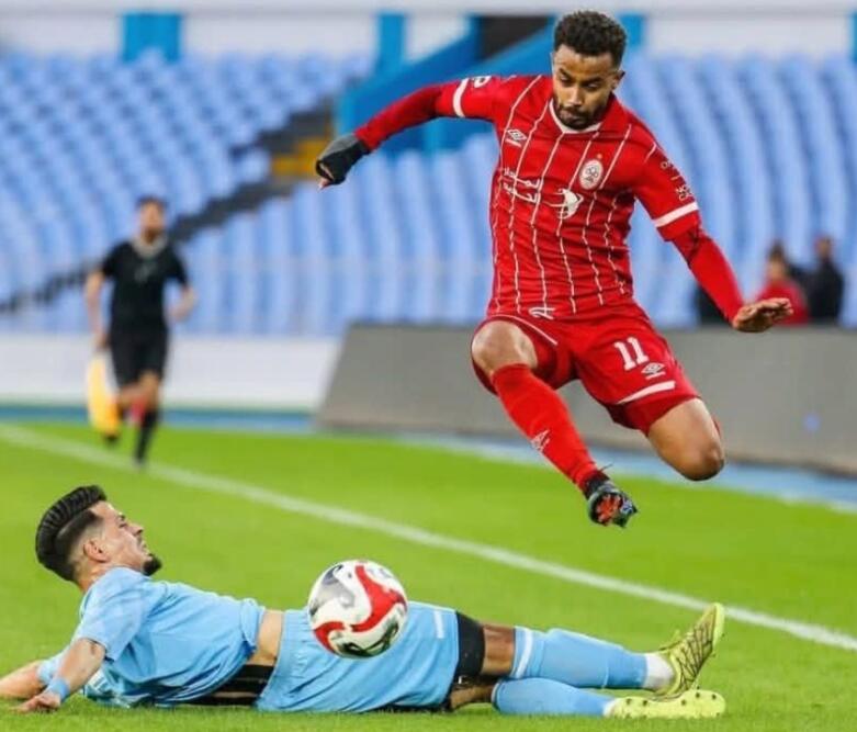 وفاق سطيف | لقجع المصاب المسرح من تلدوري اللبناني يمضي في وفاق سطيف